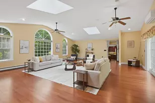 74 High St, Upton, MA 01568 - Photo 10