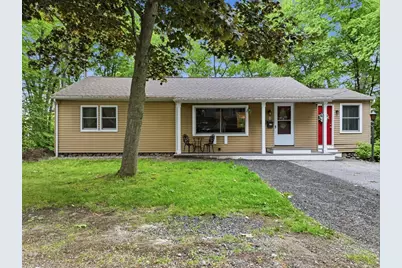 8 Woodside Ter, Auburn, MA 01501 - Photo 2