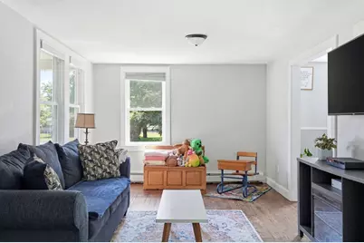 72 Pembroke Ave, Acushnet, MA 02743 - Photo 8