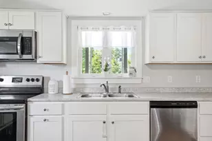 72 Pembroke Ave, Acushnet, MA 02743 - Photo 16