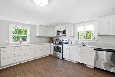 72 Pembroke Ave, Acushnet, MA 02743 - Photo 14