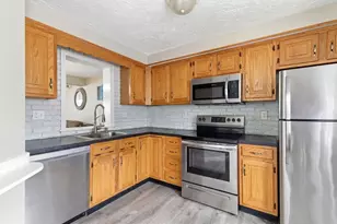 655 Pleasant St, Weymouth, MA 02189 - Photo 6