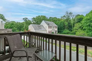 655 Pleasant St, Weymouth, MA 02189 - Photo 24