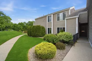 201 Nassau Dr, Springfield, MA 01129 - Photo 2