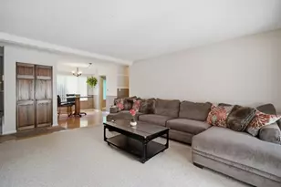 201 Nassau Dr, Springfield, MA 01129 - Photo 4