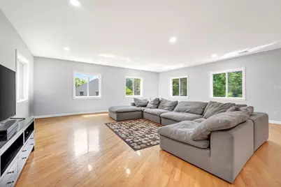 19 Sutcliffe Park, Newton, MA 02461 - Photo 4