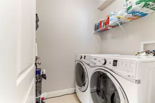 22 Hawthorne St, Boston, MA 02119 - Photo 14