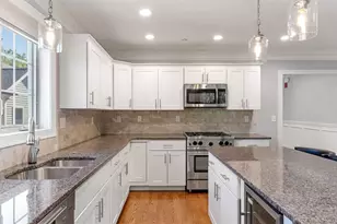 22 Hawthorne St, Boston, MA 02119 - Photo 10
