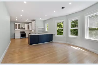 61 Warren St #2, Medford, MA 02155 - Photo 4