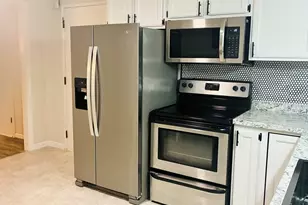 60 Chapin St, Holyoke, MA 01040 - Photo 16