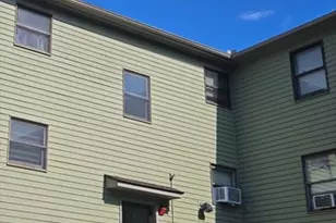 60 Chapin St, Holyoke, MA 01040 - Photo 2