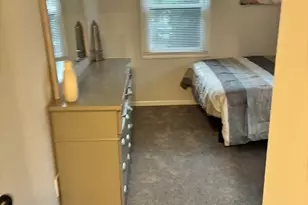60 Chapin St, Holyoke, MA 01040 - Photo 10