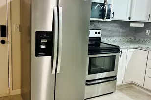 60 Chapin St, Holyoke, MA 01040 - Photo 8