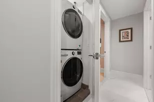 61 St Botolph St, Boston, MA 02116 - Photo 20