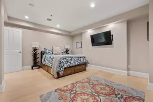61 St Botolph St, Boston, MA 02116 - Photo 30