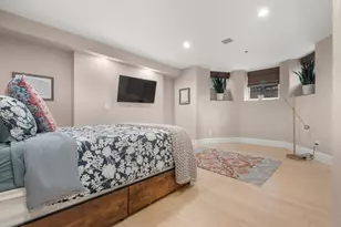 61 St Botolph St, Boston, MA 02116 - Photo 30