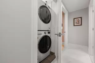 61 St Botolph St, Boston, MA 02116 - Photo 20
