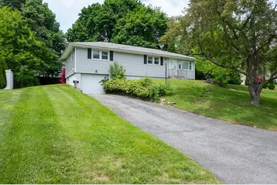 27 Chevy Chase Rd, Worcester, MA 01606 - Photo 2