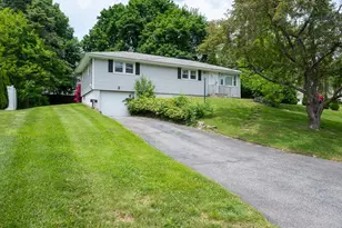 27 Chevy Chase Rd, Worcester, MA 01606 - Photo 2