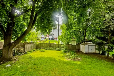 86 Sycamore St, Holyoke, MA 01040 - Photo 30