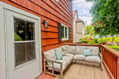 86 Sycamore St, Holyoke, MA 01040 - Photo 28