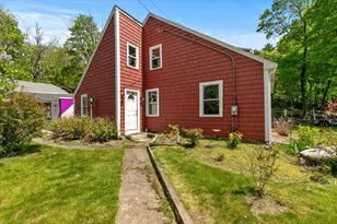 135 Hart St, Beverly, MA 01915 - Photo 2