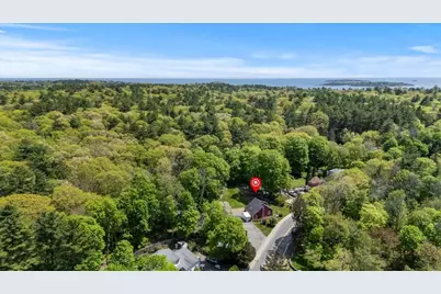 135 Hart St, Beverly, MA 01915 - Photo 4