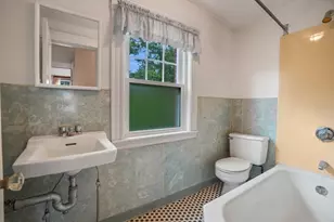 12 Bungalow Rd, Boston, MA 02132 - Photo 10