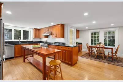 8 Avon Rd, Wellesley, MA 02482 - Photo 8