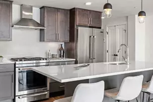 26 Hichborn St, Boston, MA 02135 - Photo 6