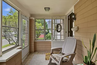 54 Thorndyke St, Springfield, MA 01118 - Photo 6