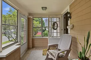 54 Thorndyke St, Springfield, MA 01118 - Photo 6