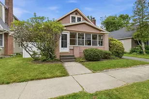 54 Thorndyke St, Springfield, MA 01118 - Photo 2