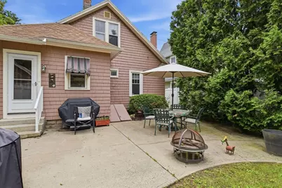 54 Thorndyke St, Springfield, MA 01118 - Photo 32