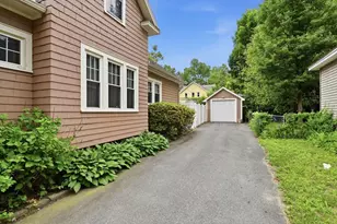 54 Thorndyke St, Springfield, MA 01118 - Photo 4