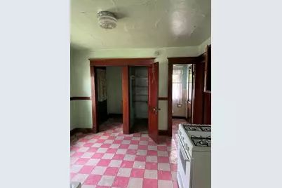 220 South St, Holyoke, MA 01040 - Photo 2