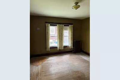 220 South St, Holyoke, MA 01040 - Photo 4