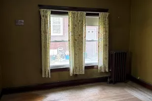 220 South St, Holyoke, MA 01040 - Photo 4