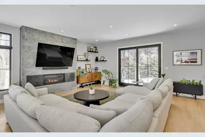 32 Lantern Ln, Wellesley, MA 02481 - Photo 4