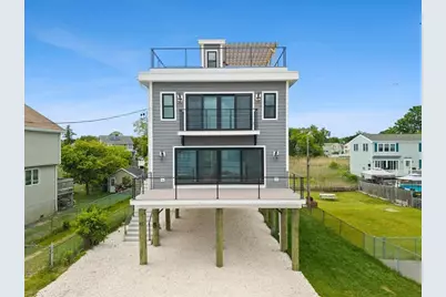 153 Edgewater Drive, Quincy, MA 02169 - Photo 2