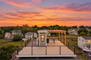 153 Edgewater Dr, Quincy, MA 02169 - Photo 6