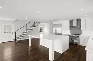 153 Edgewater Dr, Quincy, MA 02169 - Photo 14