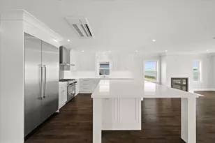 153 Edgewater Dr, Quincy, MA 02169 - Photo 16