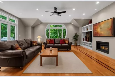 22 Tanglewood Road, Wellesley, MA 02481 - Photo 10