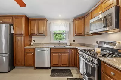 27 Sunset Rd, Dracut, MA 01826 - Photo 12