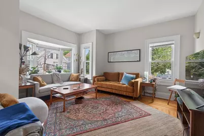 62 Hudson St #2, Somerville, MA 02143 - Photo 2