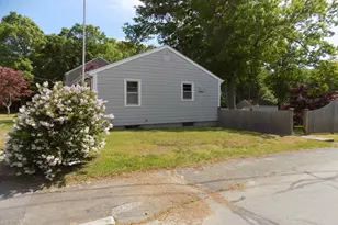 266 Alden Rd, Fairhaven, MA 02719 - Photo 4
