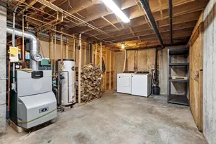 688 Whitney St, Gardner, MA 01440 - Photo 38