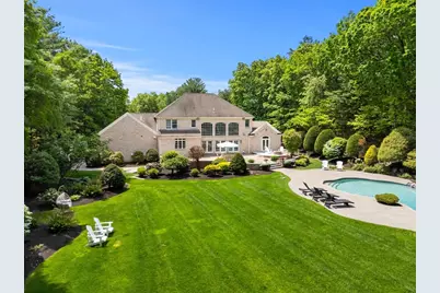 9 Fiorenza Dr, Wilmington, MA 01887 - Photo 2