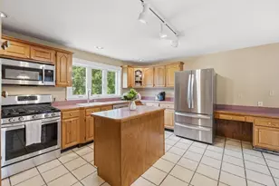 24 Worcester St, Grafton, MA 01519 - Photo 6